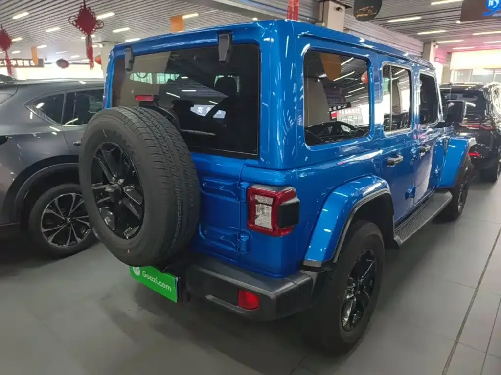 Jeep Wrangler — фото 7