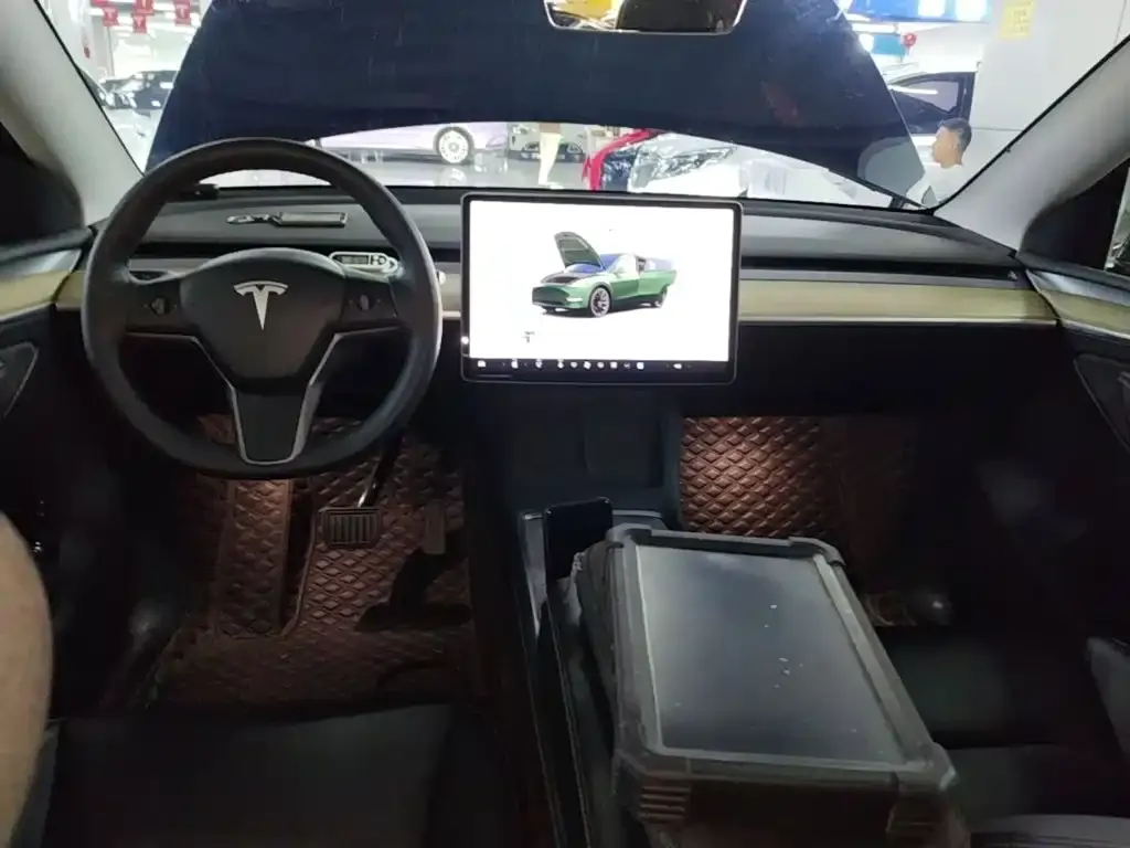 Tesla Model Y — фото 3