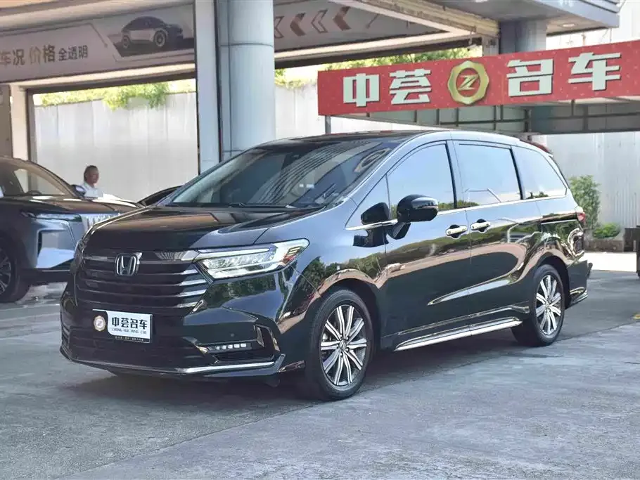 Honda Odyssey — фото 1