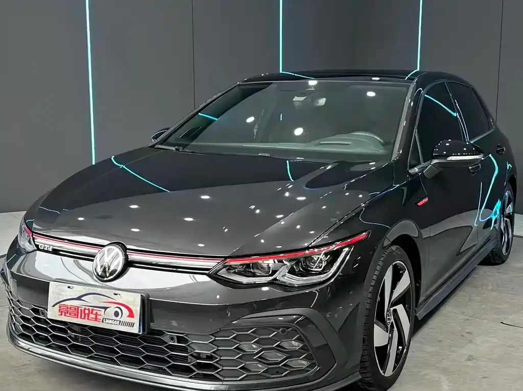 Volkswagen Golf GTI — фото 1