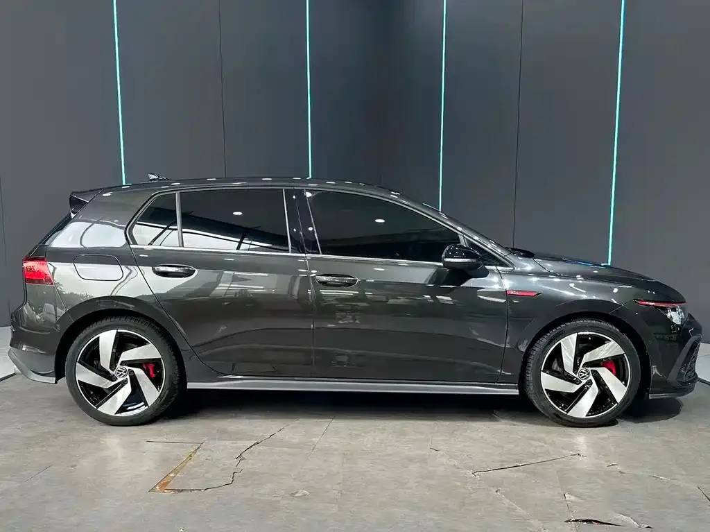 Volkswagen Golf GTI — фото 8