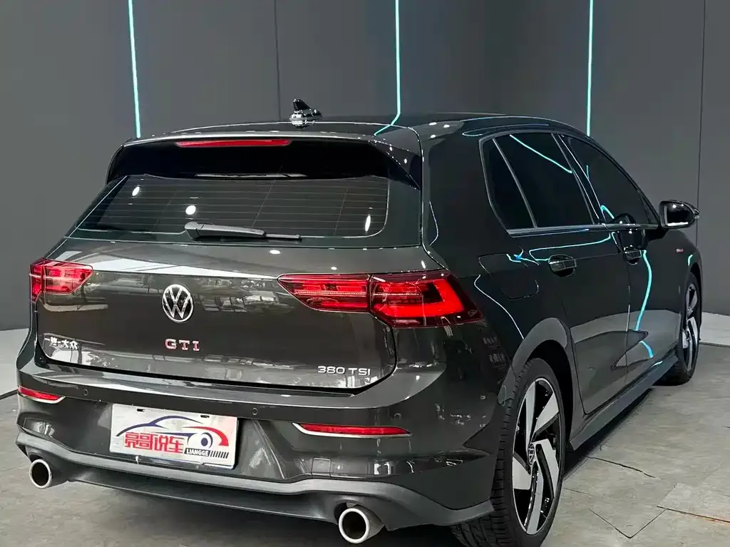 Volkswagen Golf GTI — фото 10