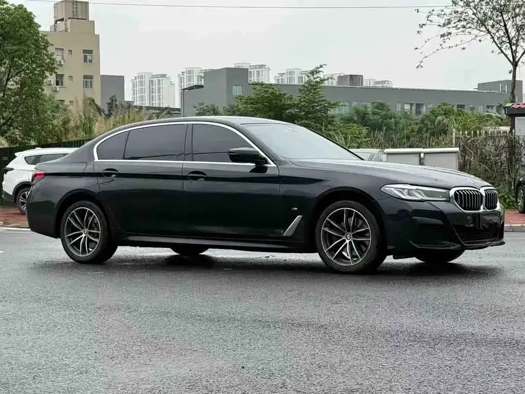 BMW 5 Series — фото 2
