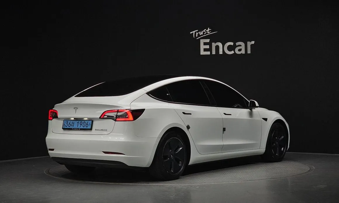 Tesla Model 3 — фото 8