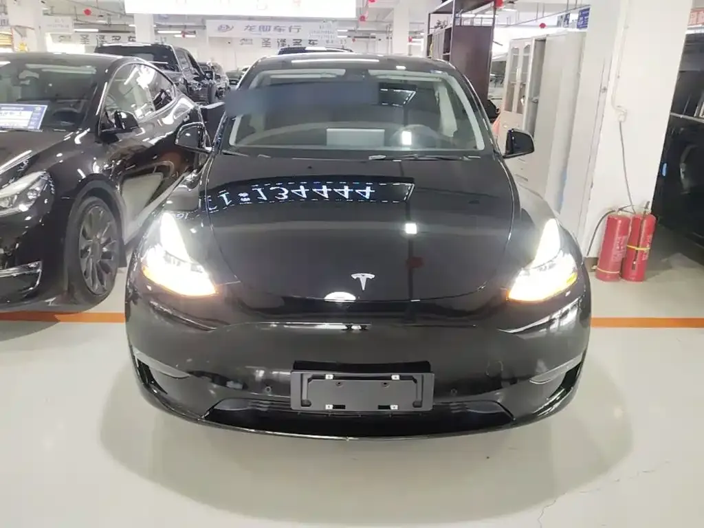 Tesla Model Y — фото 5
