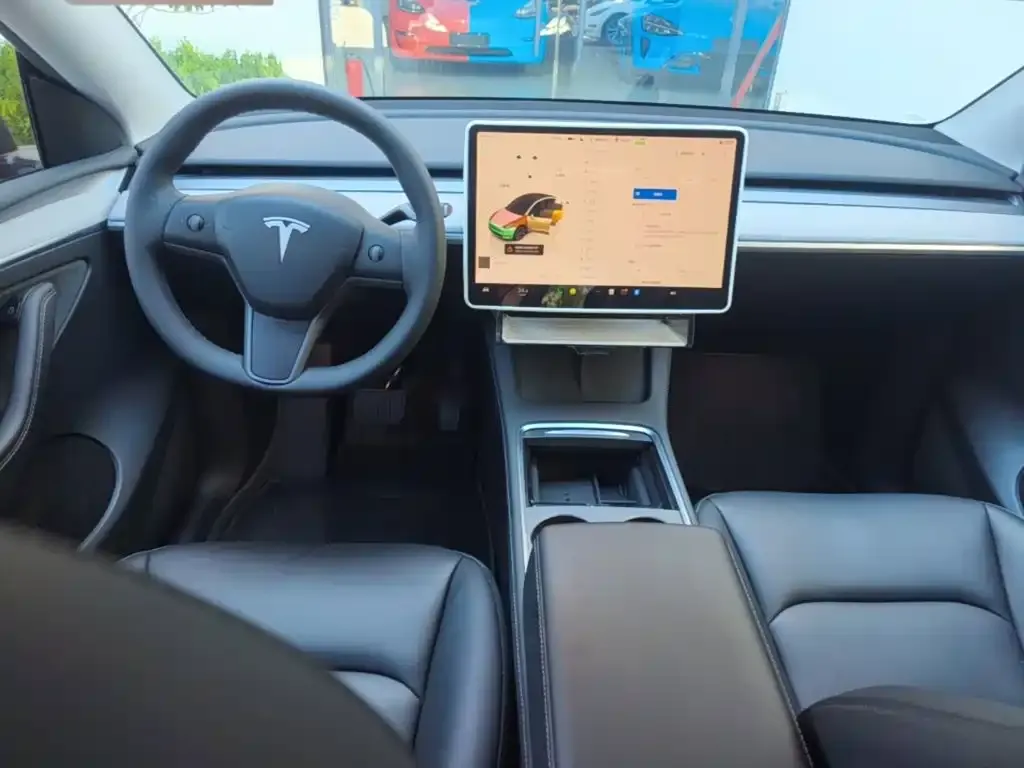 Tesla Model Y — фото 5