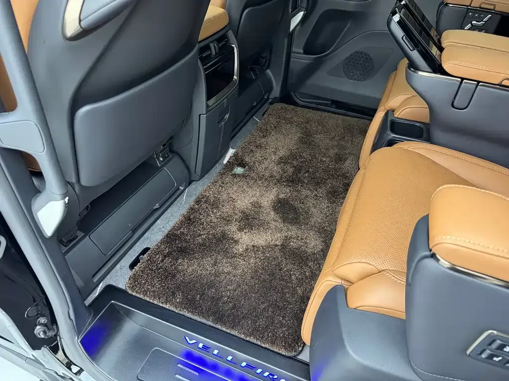 Toyota Vellfire — фото 9