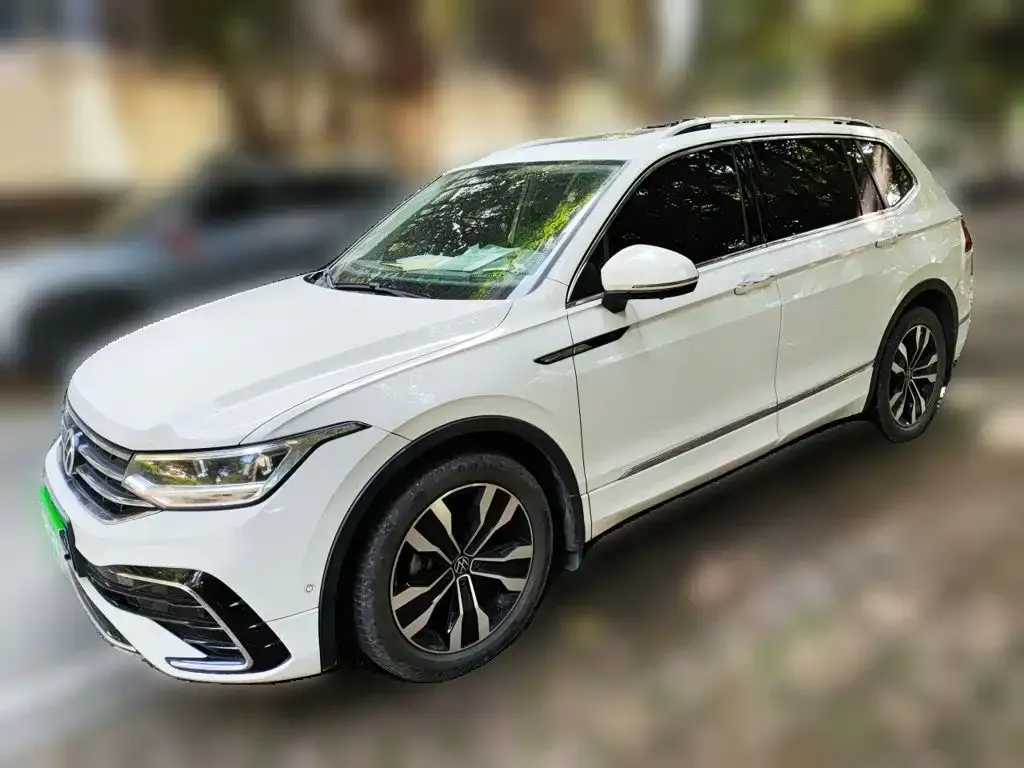 Volkswagen Tiguan L — фото 5