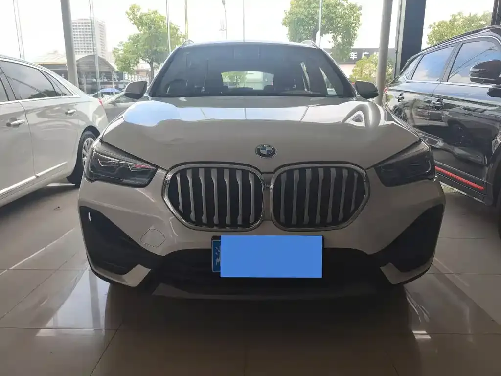 BMW X1 — фото 1