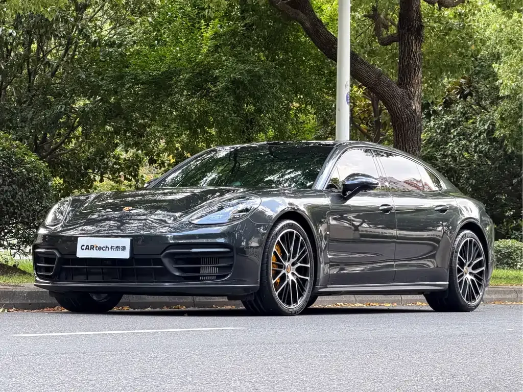 Porsche Panamera — фото 1