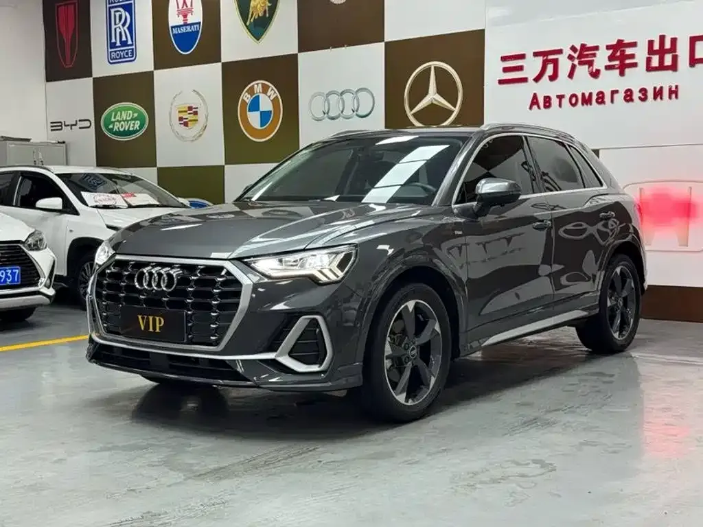 Audi Q3 — фото 1
