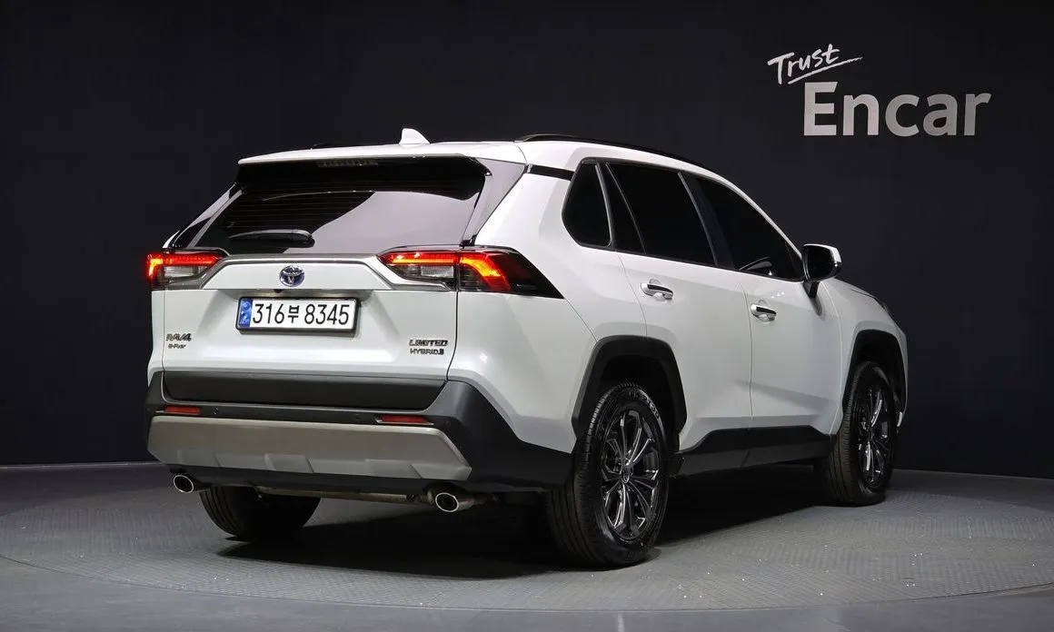 Toyota RAV4 — фото 3