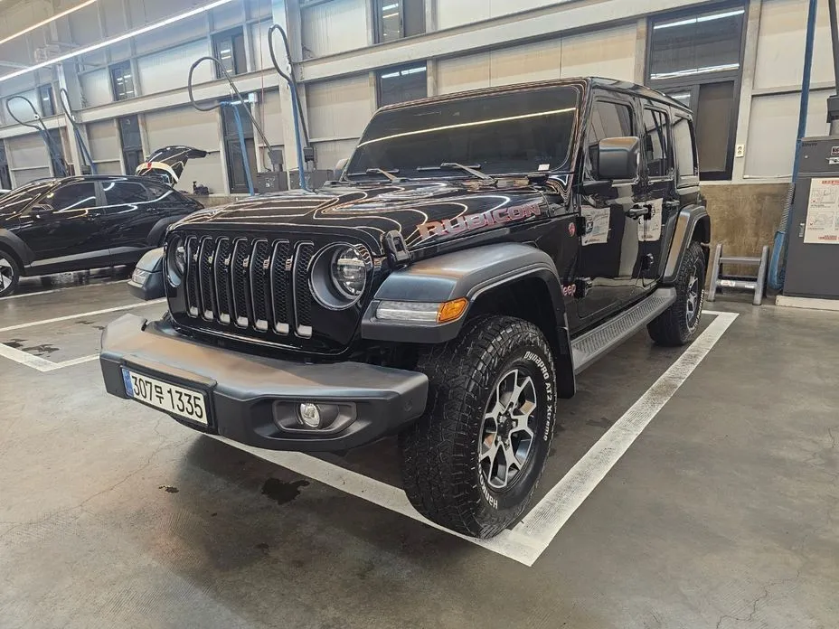 Jeep Wrangler — фото 1