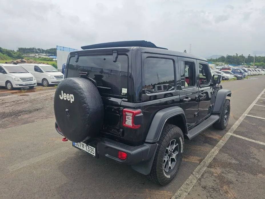 Jeep Wrangler — фото 7