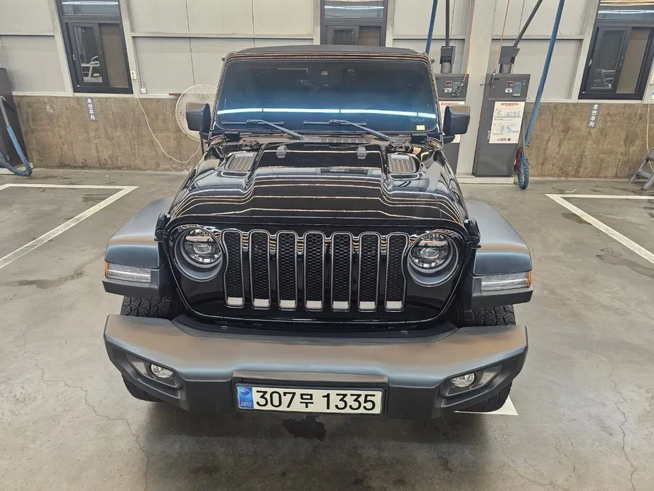 Jeep Wrangler — фото 10