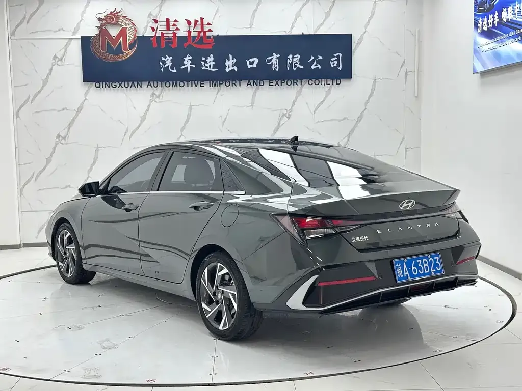 Hyundai Elantra — фото 10