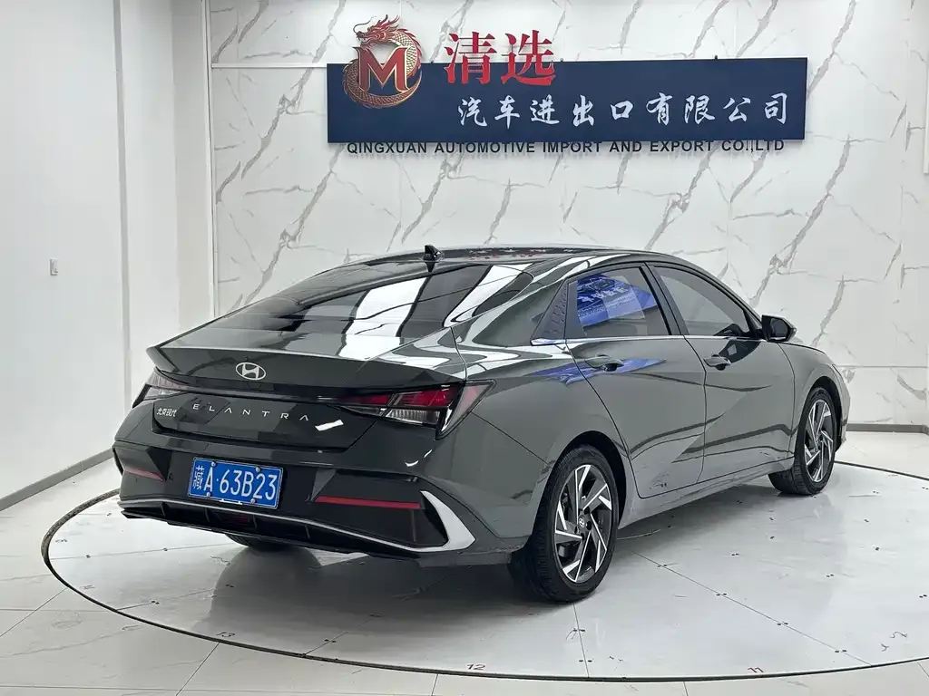 Hyundai Elantra — фото 4