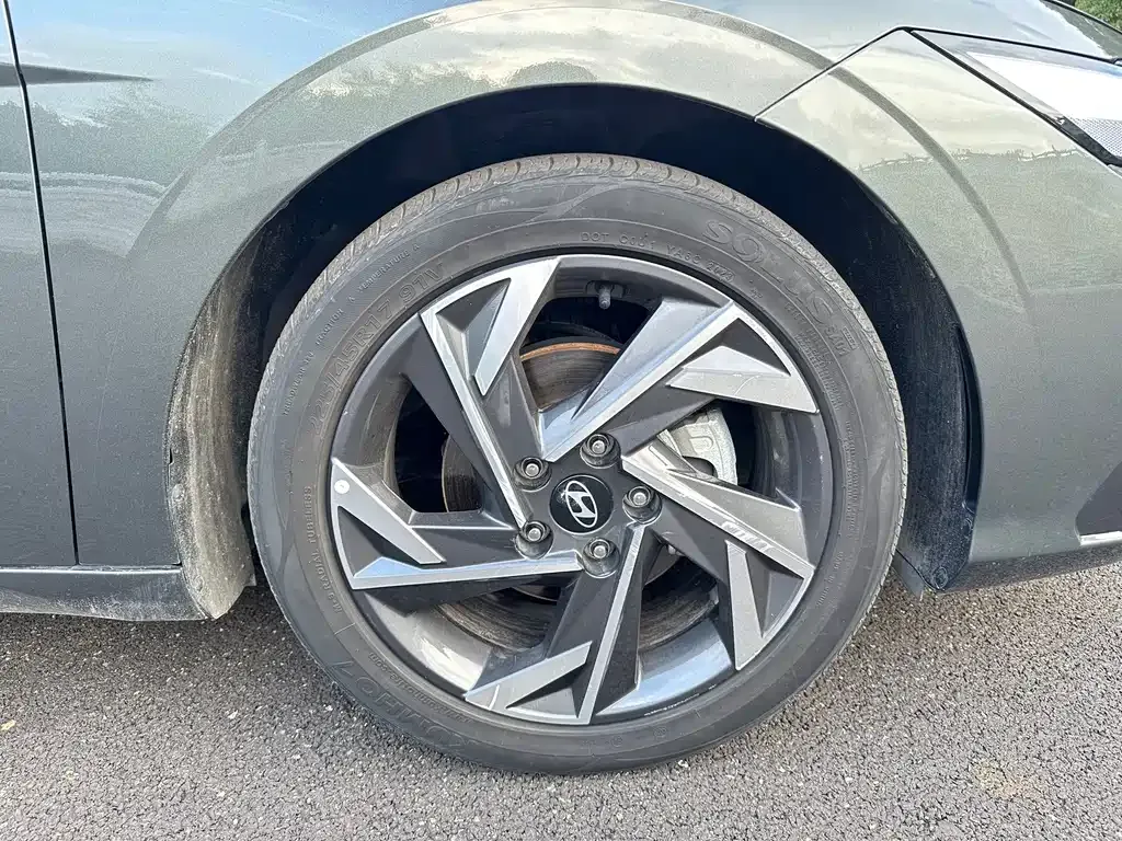 Hyundai Elantra — фото 6