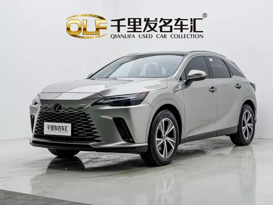 Lexus RX — фото 1