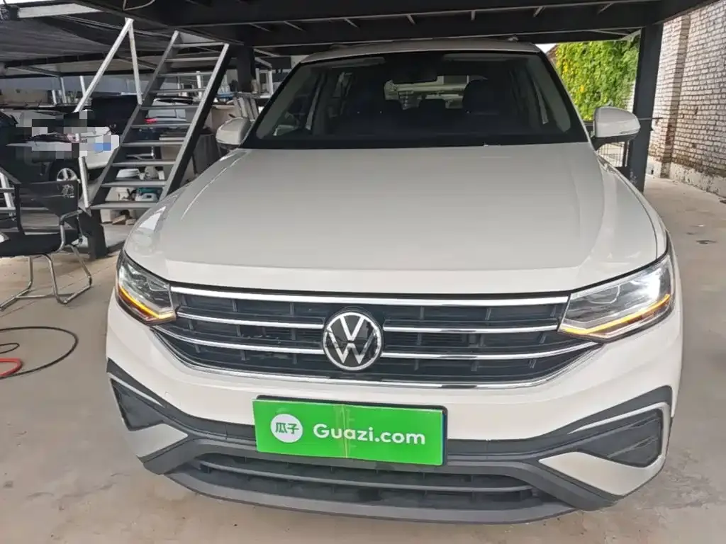 Volkswagen Tiguan L — фото 8