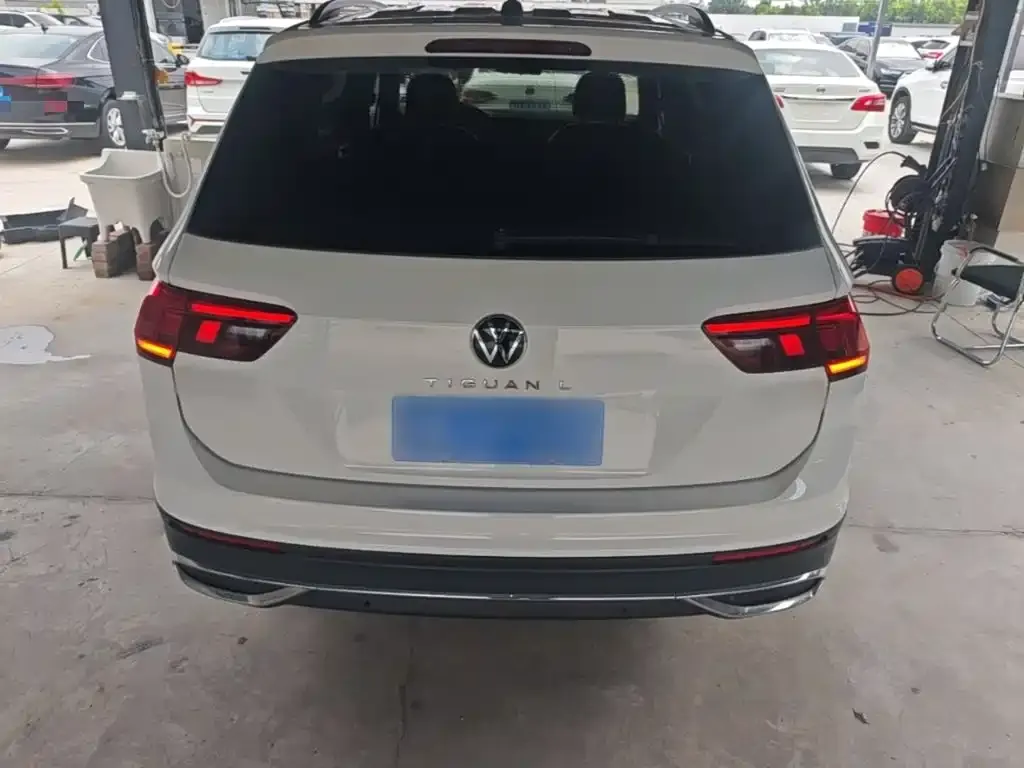 Volkswagen Tiguan L — фото 5