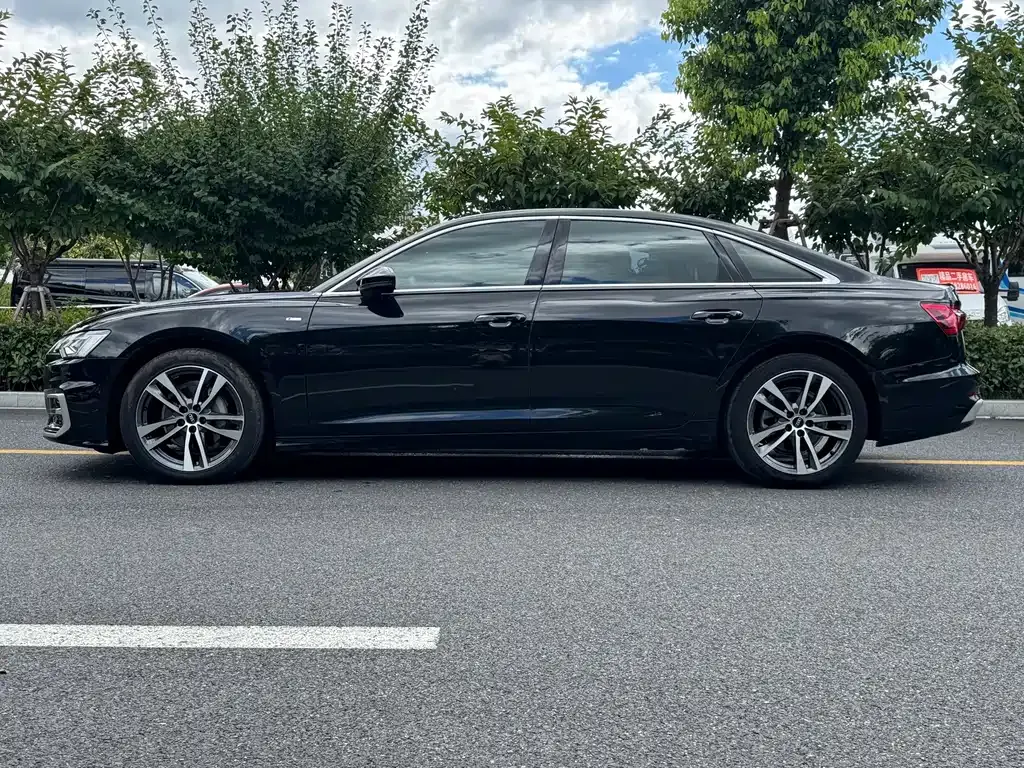 Audi A6L — фото 9