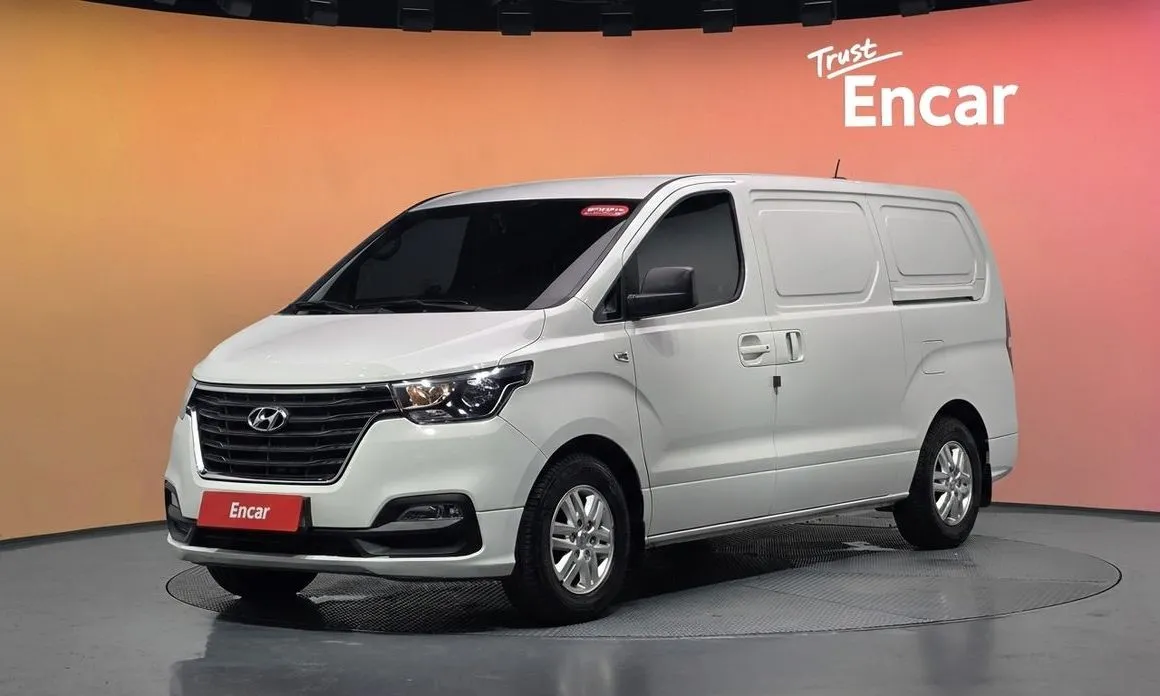 Hyundai Starex — фото 1