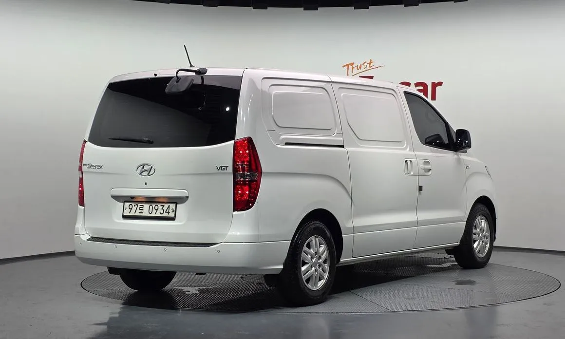 Hyundai Starex — фото 8