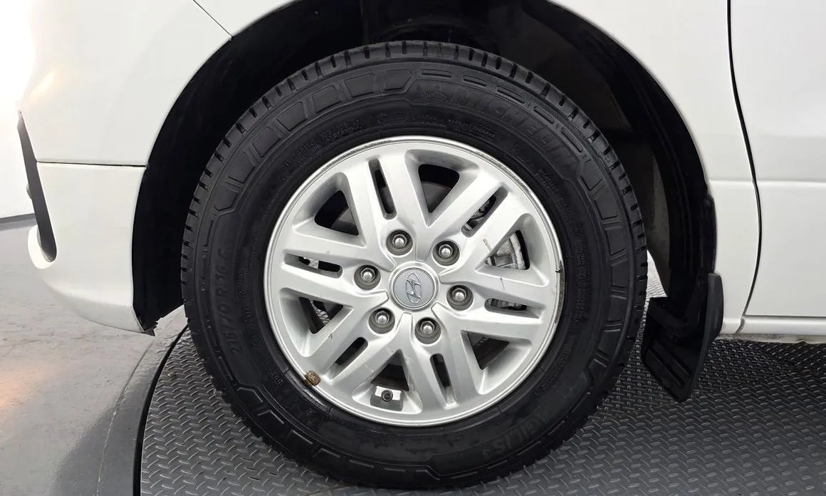 Hyundai Starex — фото 10