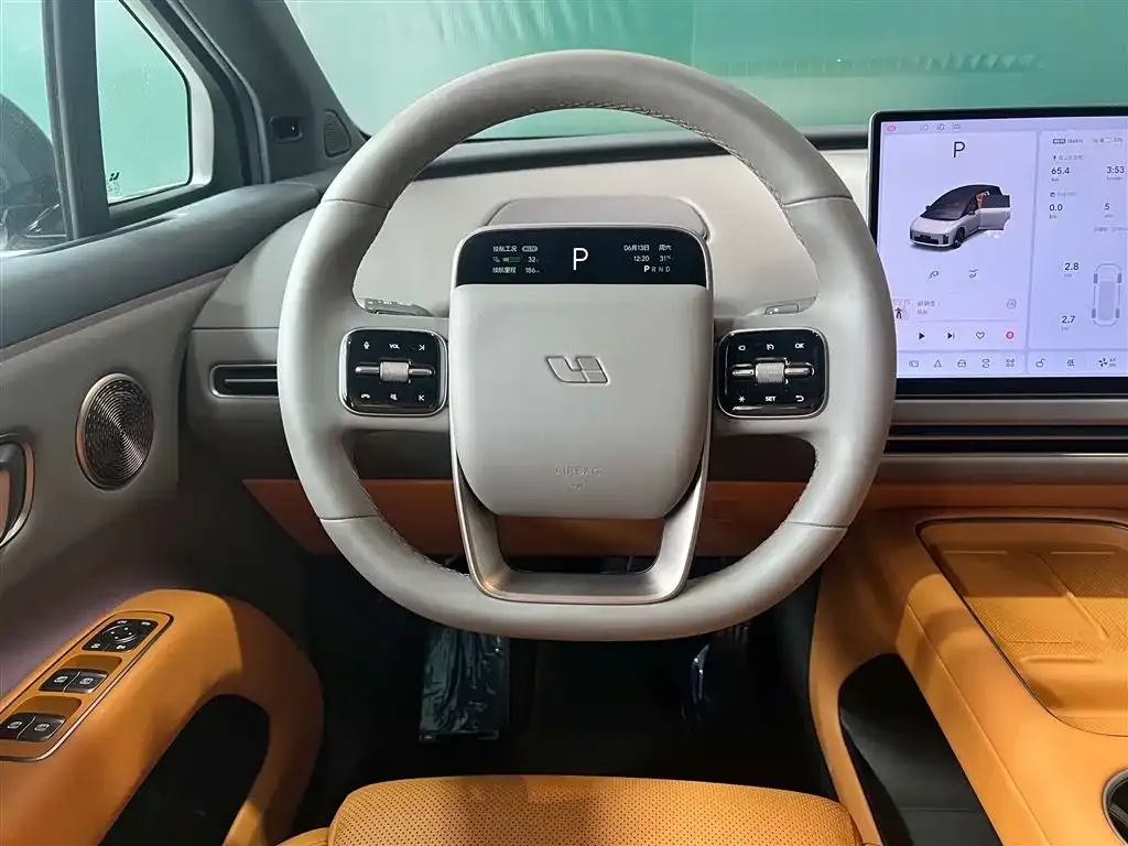 Li Auto i8 — фото 9