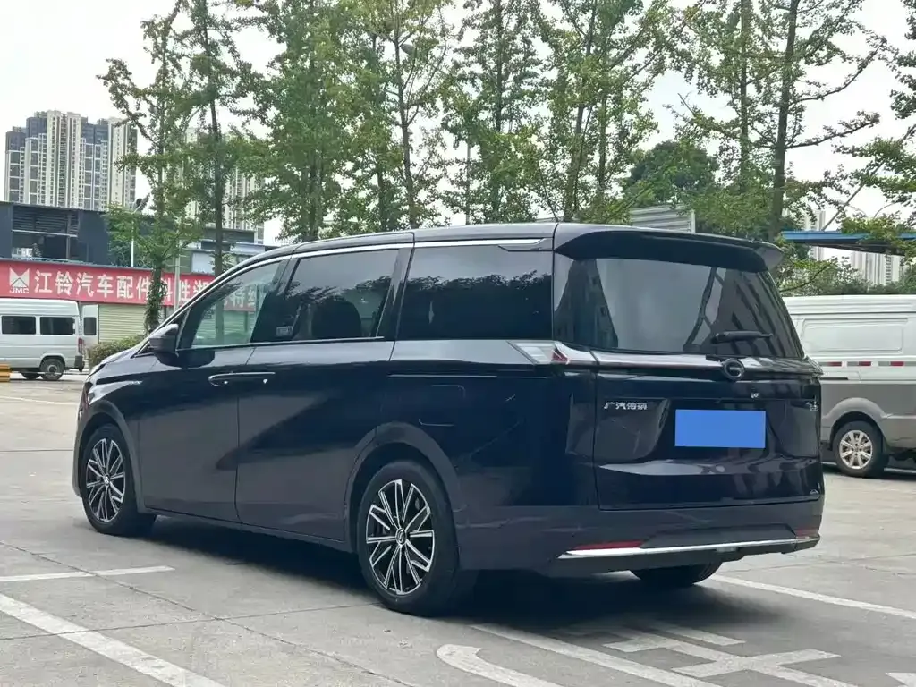GAC Motor 传祺E8 PHEV — фото 3
