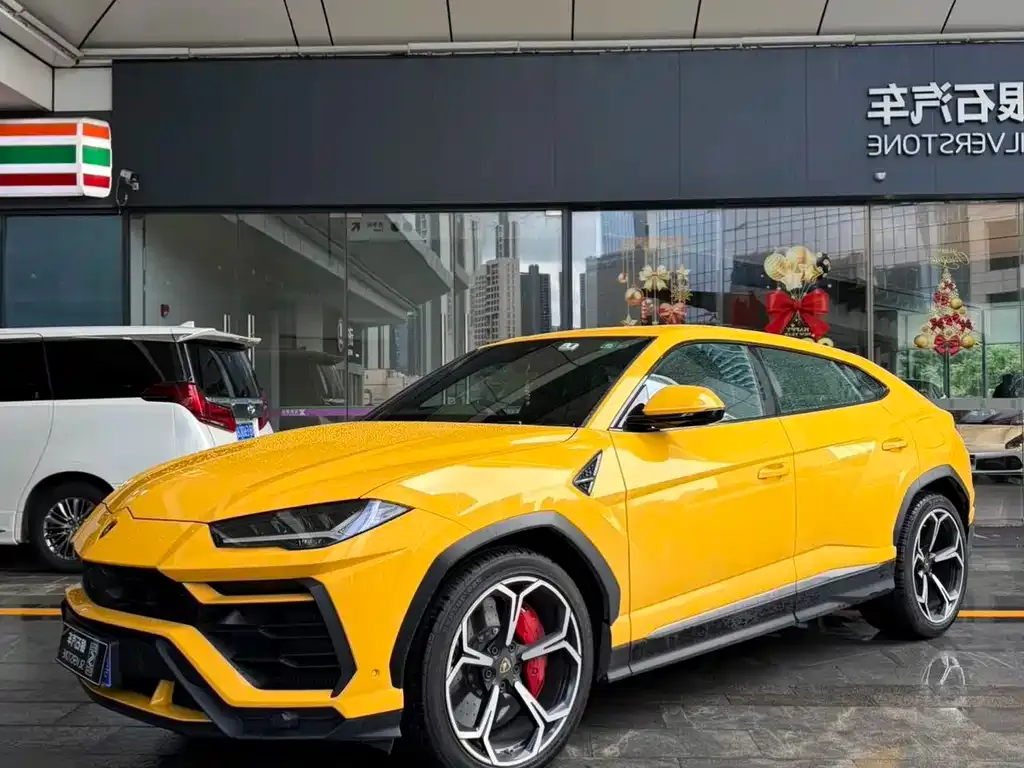 Lamborghini Urus — фото 1