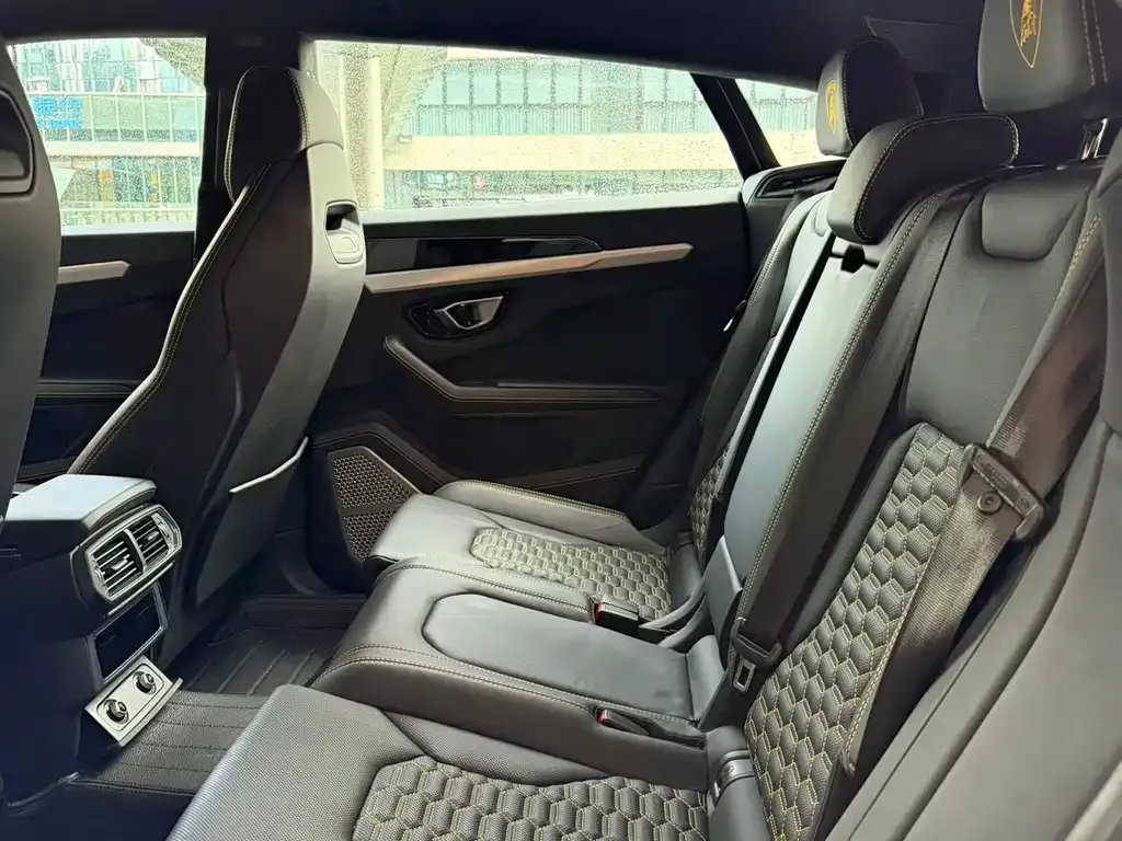 Lamborghini Urus — фото 6