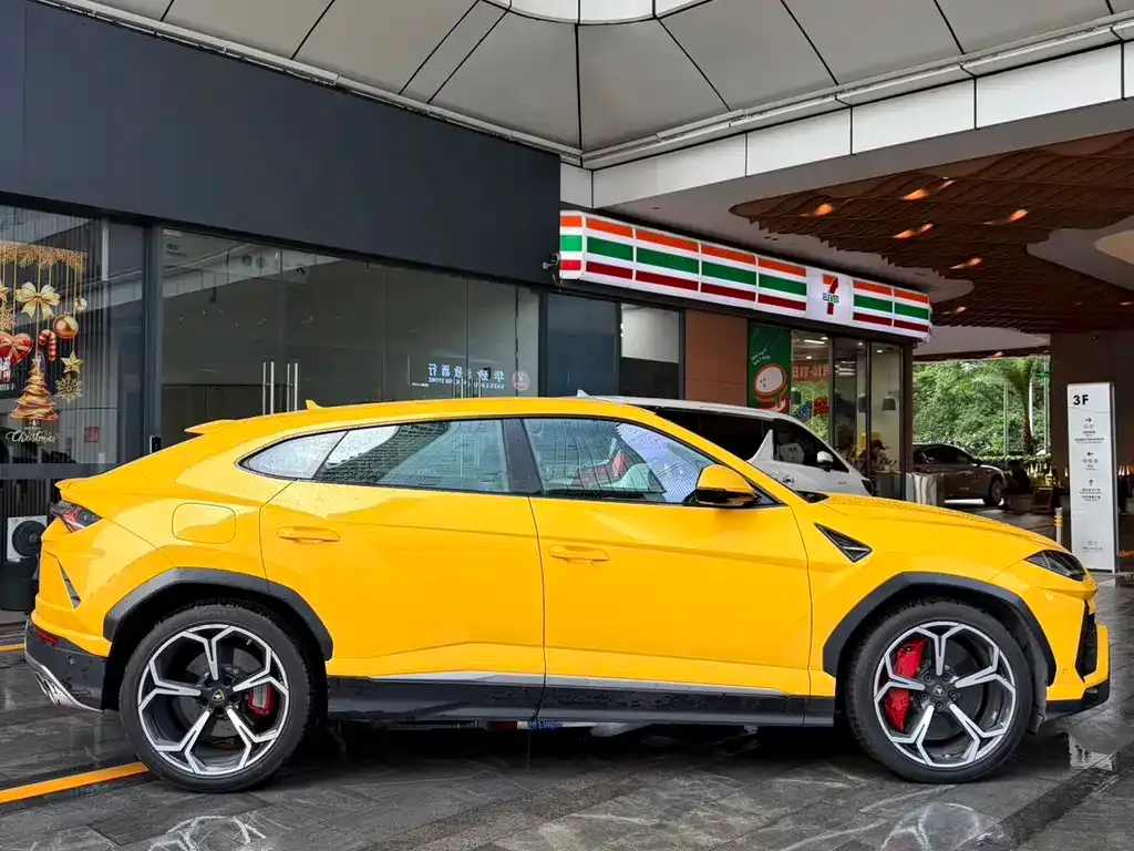 Lamborghini Urus — фото 2