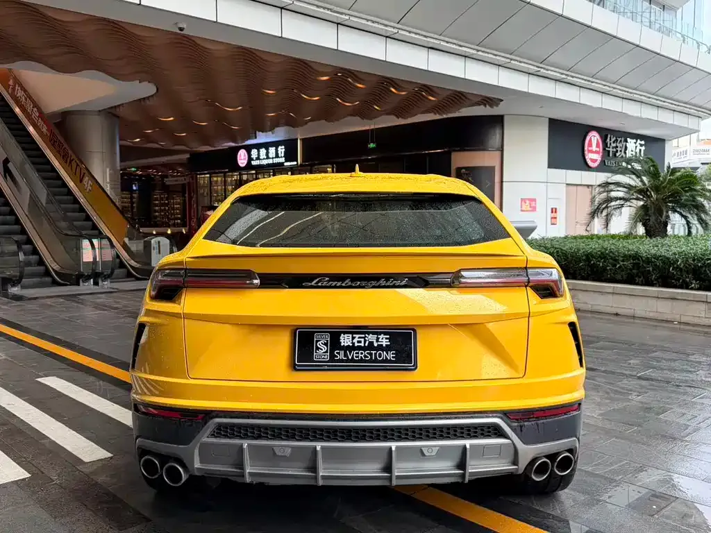 Lamborghini Urus — фото 9
