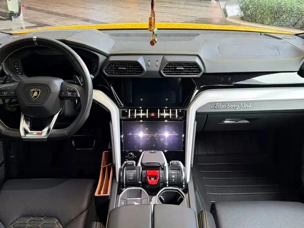 Lamborghini Urus — фото 10