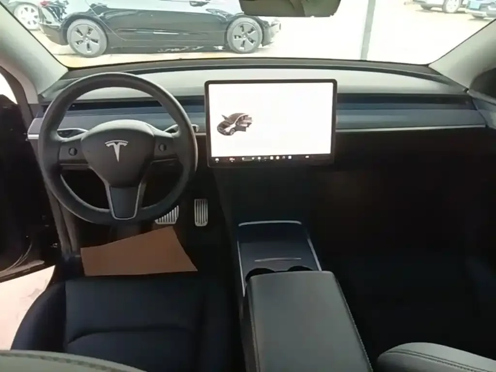 Tesla Model Y — фото 3