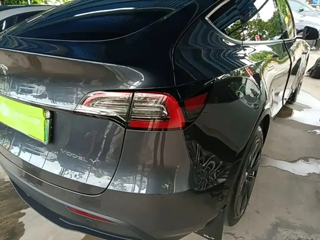 Tesla Model Y — фото 5