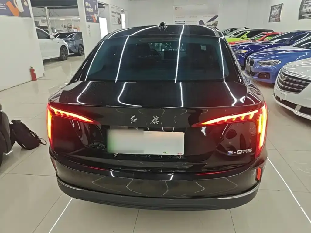 Hongqi E-QM5 — фото 10