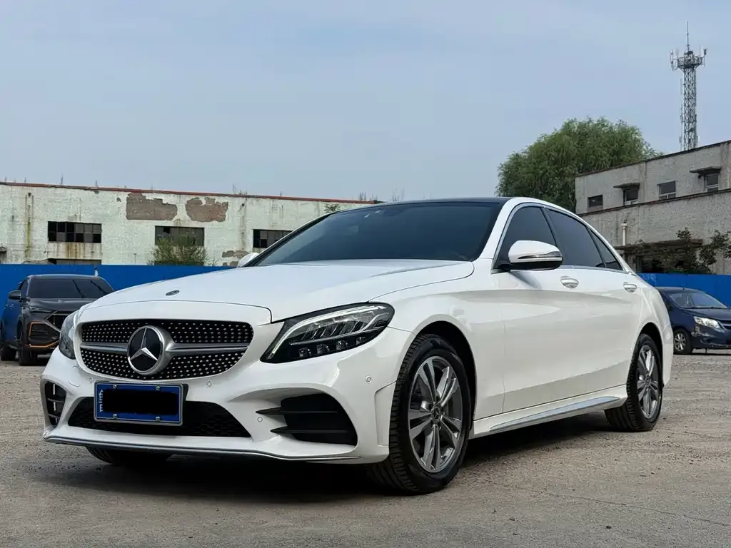 Mercedes-Benz C-Class — фото 1