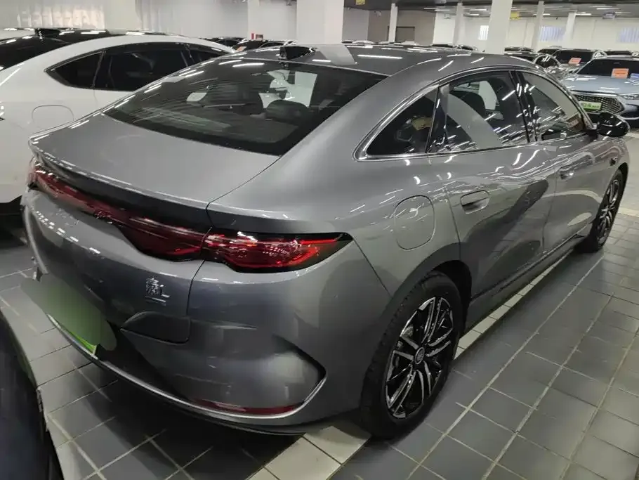 BYD Qin L — фото 9
