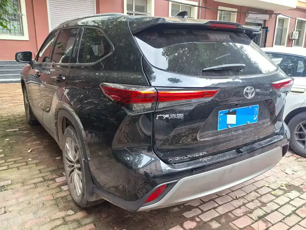 Toyota Highlander — фото 10