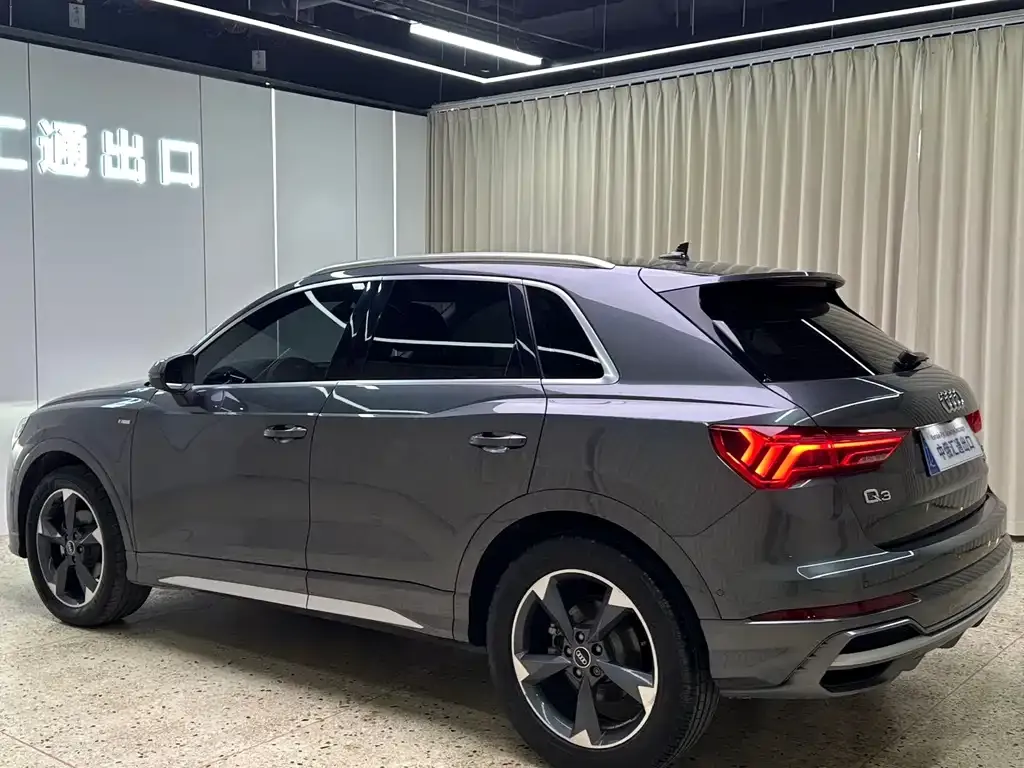 Audi Q3 — фото 5