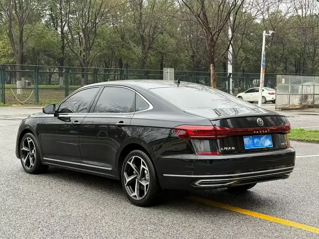 Volkswagen Passat — фото 9