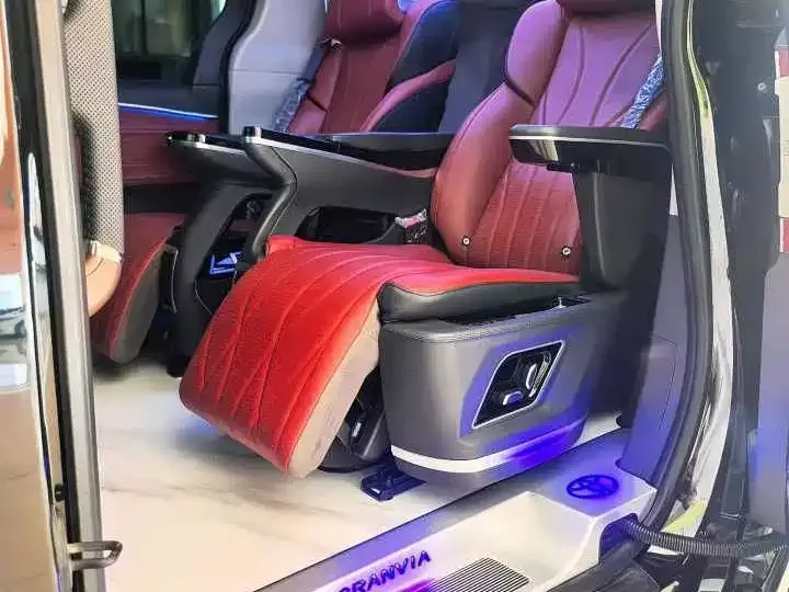 Toyota Granvia — фото 4