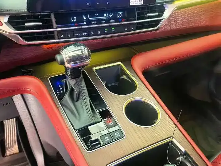 Toyota Granvia — фото 2