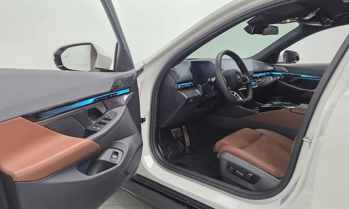 BMW i5 — фото 8