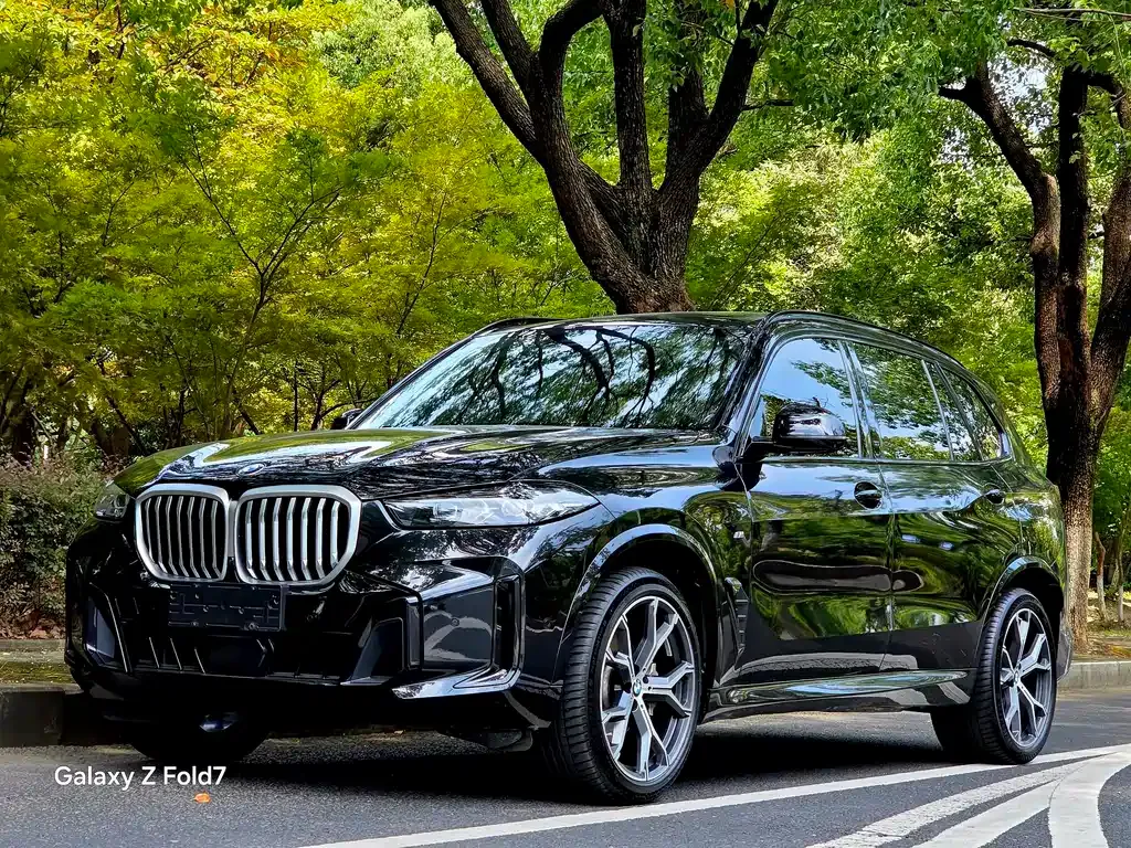 BMW X5 — фото 1