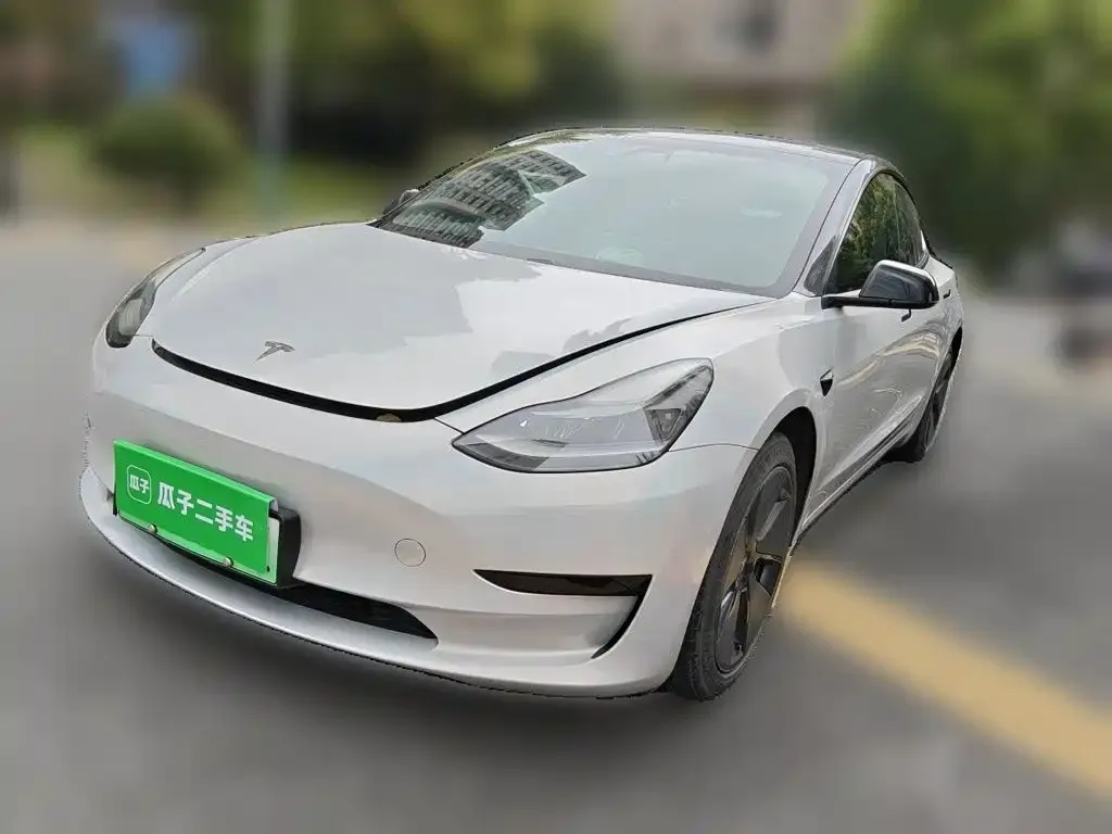 Tesla Model 3 — фото 4