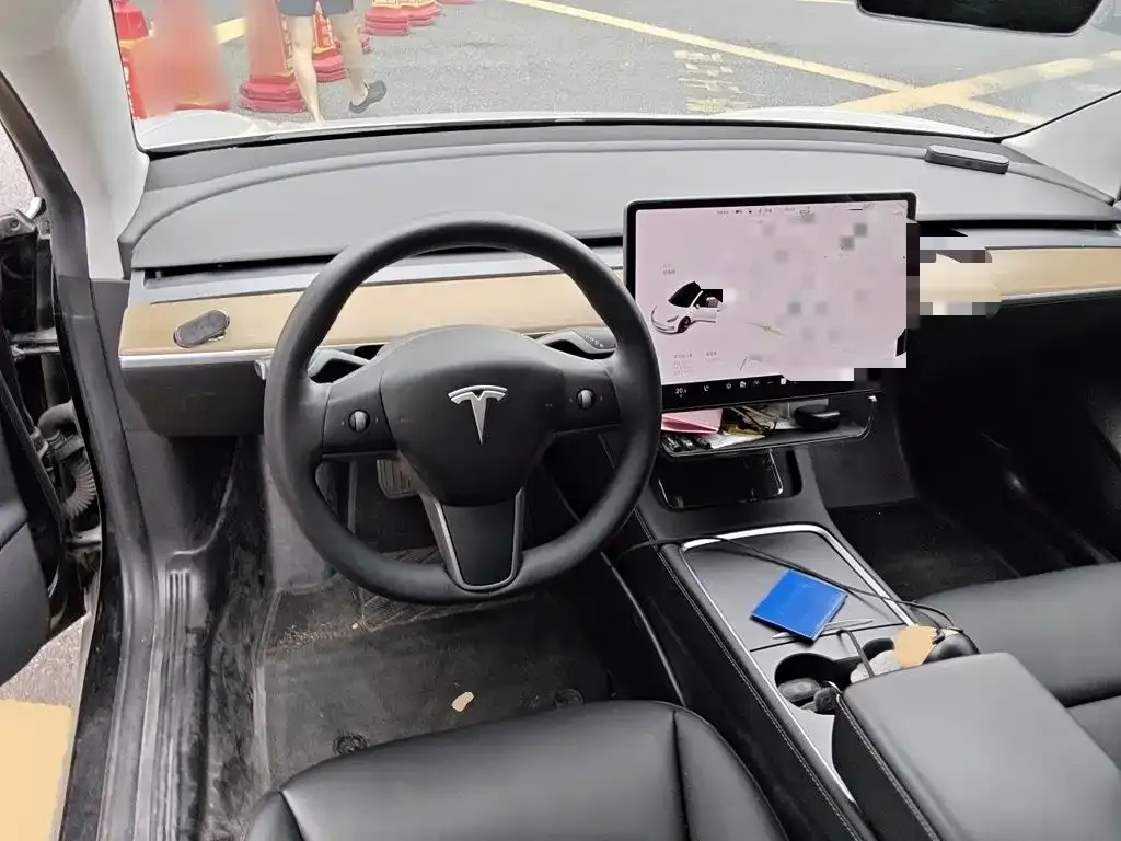 Tesla Model 3 — фото 5